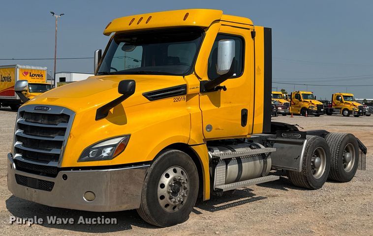 CAMIóN 2022 FREIGHTLINER