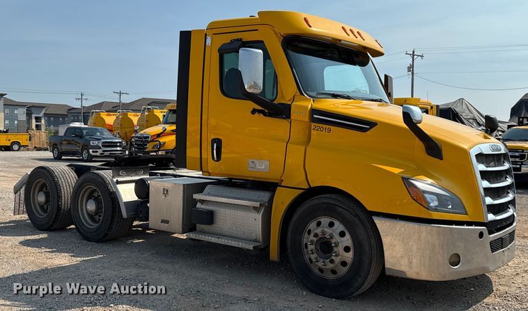 CAMIóN 2022 FREIGHTLINER