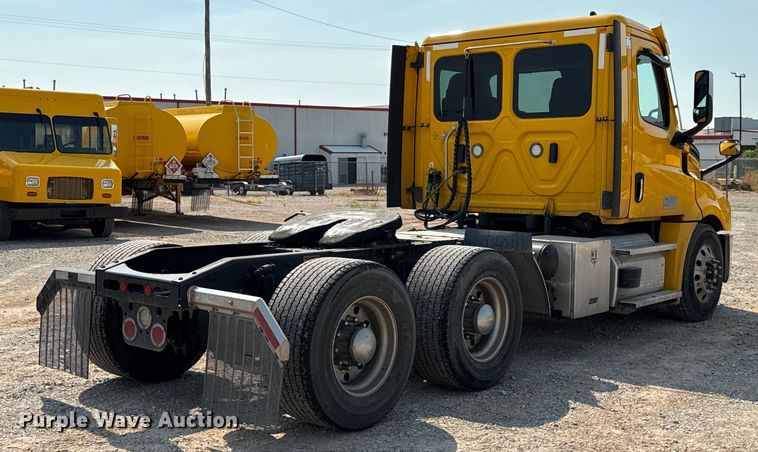 CAMIóN 2022 FREIGHTLINER
