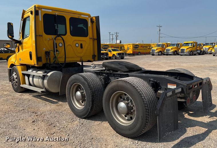 image for item EU2025 2022 Freightliner Cascadia 126 semi truck