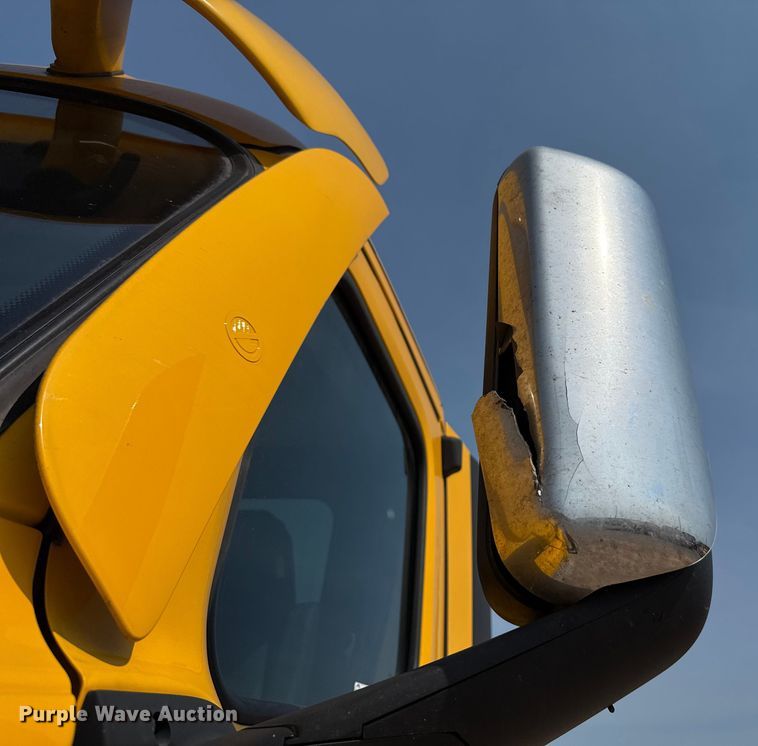 image for item EU2025 2022 Freightliner Cascadia 126 semi truck