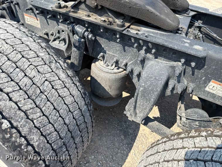 image for item EU2025 2022 Freightliner Cascadia 126 semi truck