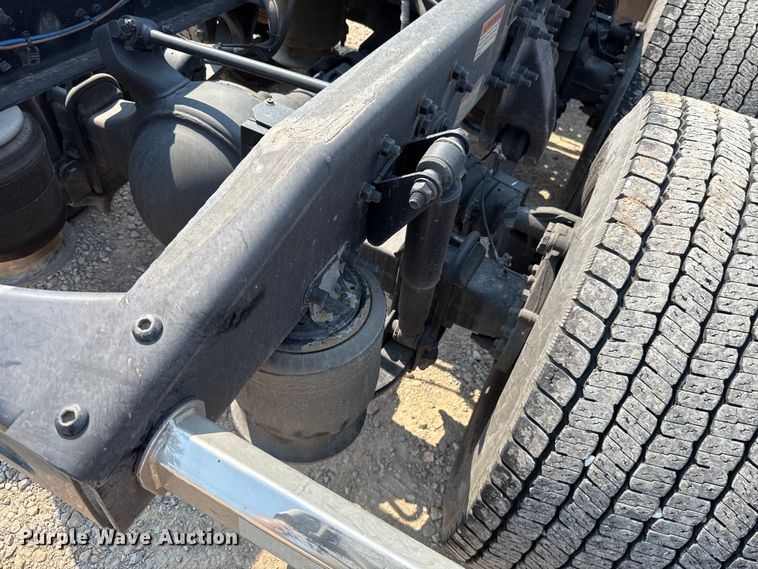 image for item EU2025 2022 Freightliner Cascadia 126 semi truck