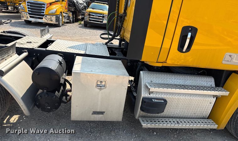 image for item EU2025 2022 Freightliner Cascadia 126 semi truck