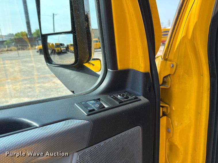 image for item EU2025 2022 Freightliner Cascadia 126 semi truck