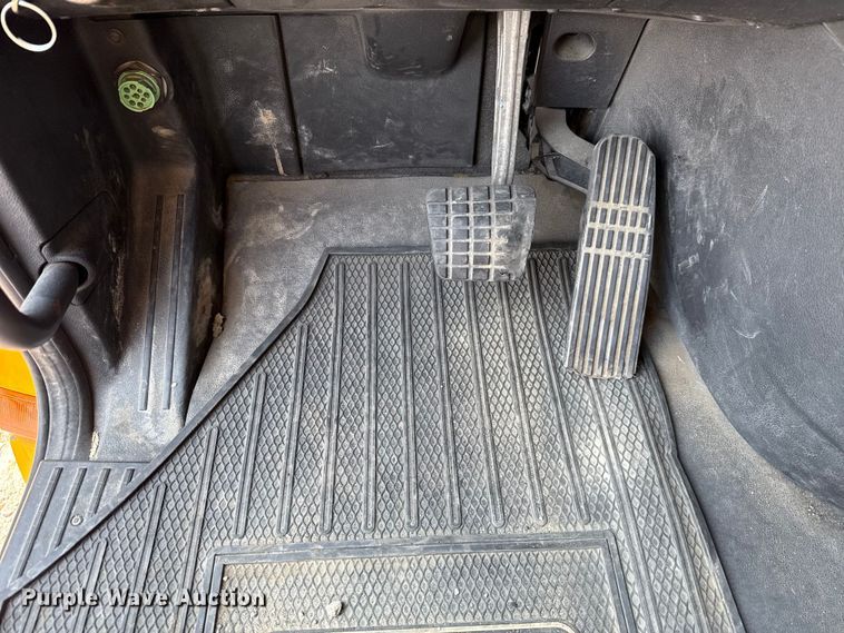 image for item EU2025 2022 Freightliner Cascadia 126 semi truck