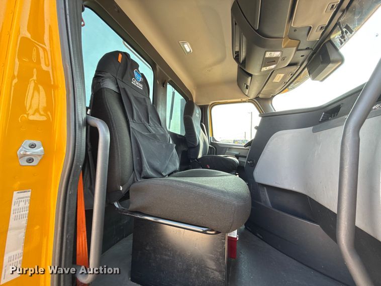 image for item EU2025 2022 Freightliner Cascadia 126 semi truck