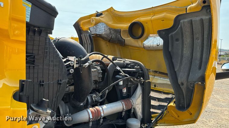 image for item EU2025 2022 Freightliner Cascadia 126 semi truck