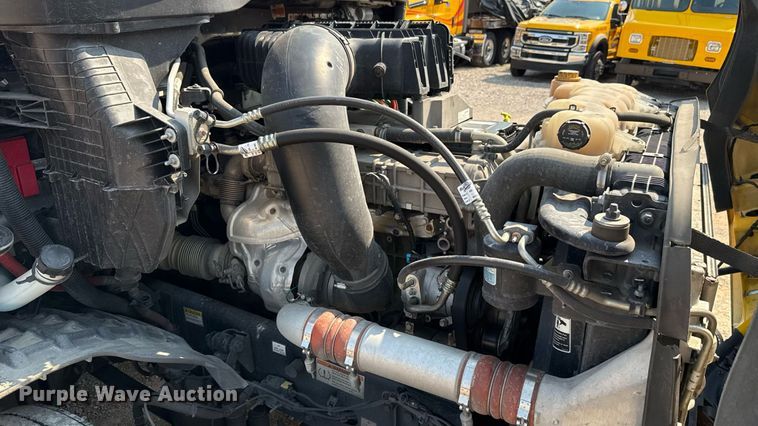 image for item EU2025 2022 Freightliner Cascadia 126 semi truck