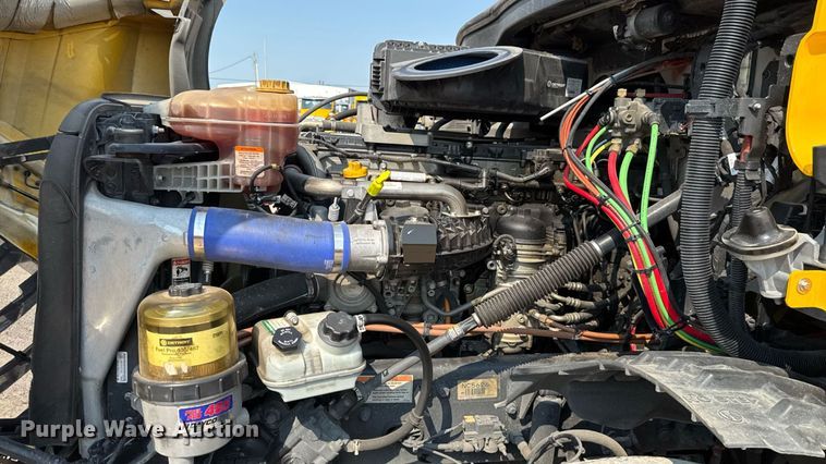 image for item EU2025 2022 Freightliner Cascadia 126 semi truck