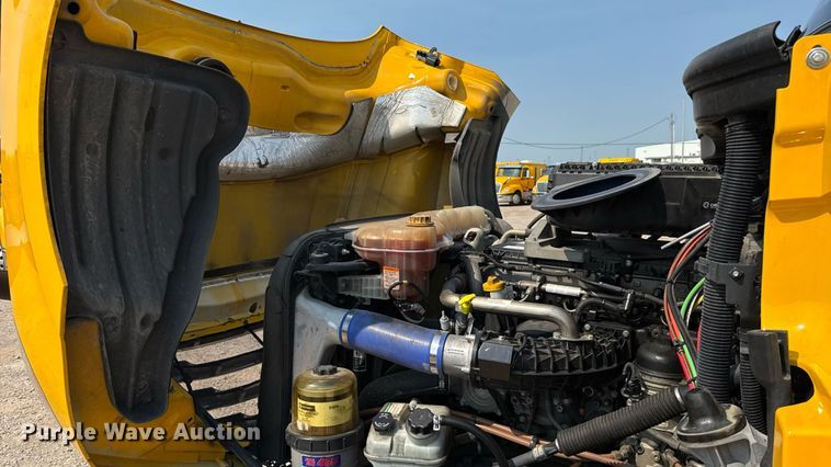 image for item EU2025 2022 Freightliner Cascadia 126 semi truck