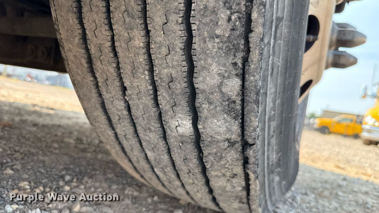 image for item EU2025 2022 Freightliner Cascadia 126 semi truck