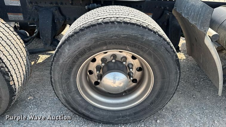 image for item EU2025 2022 Freightliner Cascadia 126 semi truck