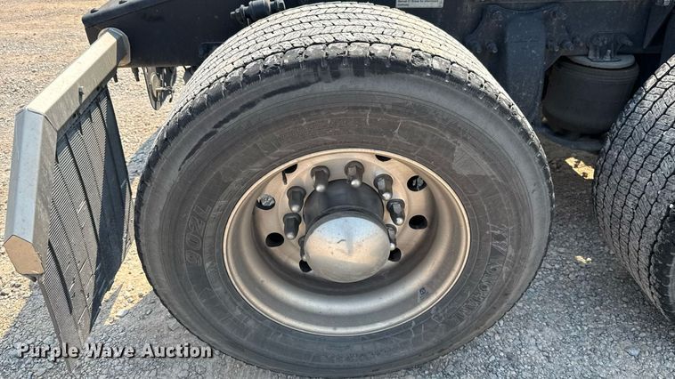 image for item EU2025 2022 Freightliner Cascadia 126 semi truck