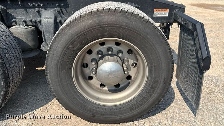 image for item EU2025 2022 Freightliner Cascadia 126 semi truck