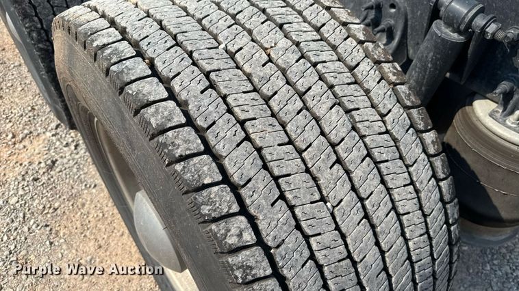 image for item EU2025 2022 Freightliner Cascadia 126 semi truck