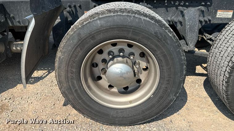 image for item EU2025 2022 Freightliner Cascadia 126 semi truck