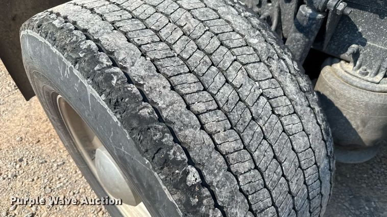 image for item EU2025 2022 Freightliner Cascadia 126 semi truck