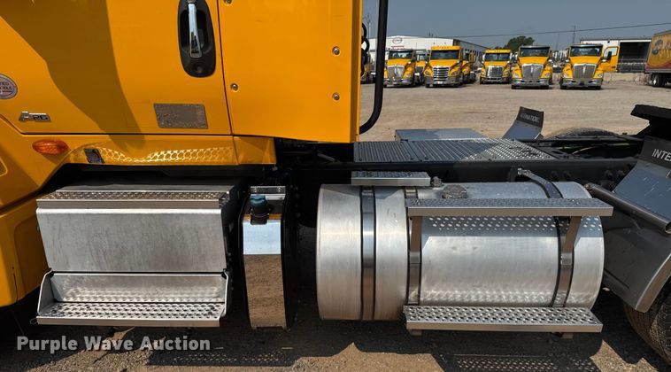 image for item EU2026 2021 International LT625 semi truck