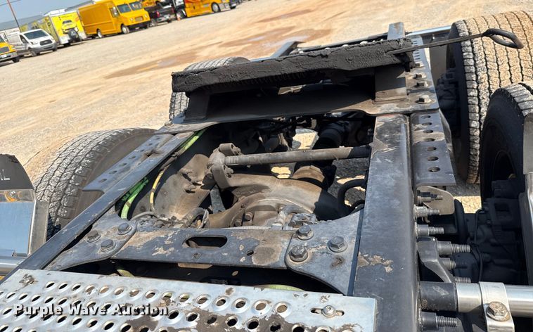 image for item EU2026 2021 International LT625 semi truck