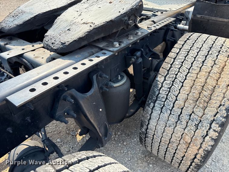 image for item EU2026 2021 International LT625 semi truck