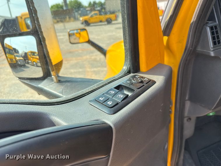 image for item EU2026 2021 International LT625 semi truck