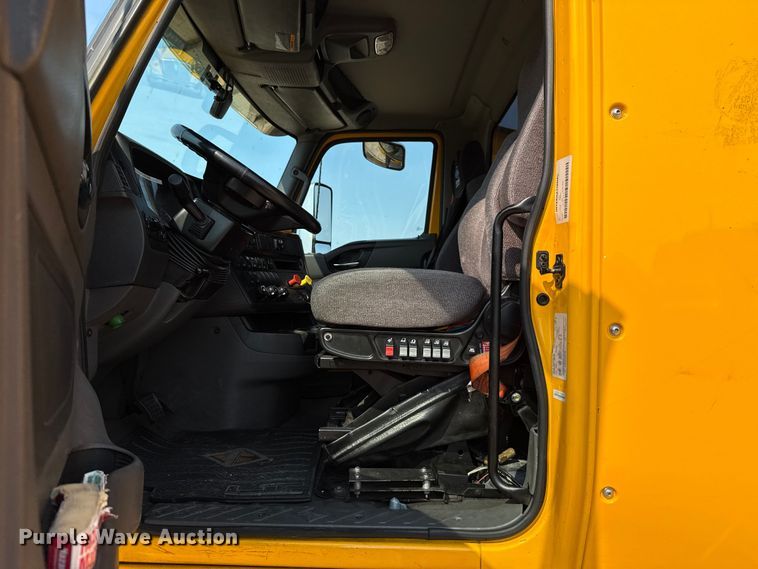 image for item EU2026 2021 International LT625 semi truck