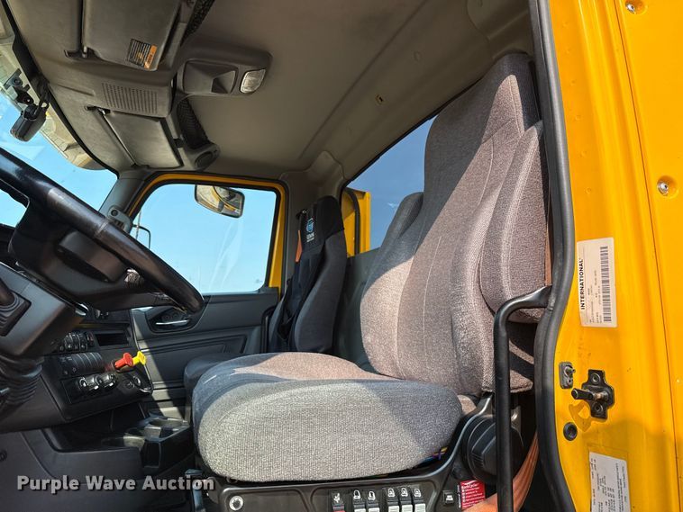 image for item EU2026 2021 International LT625 semi truck