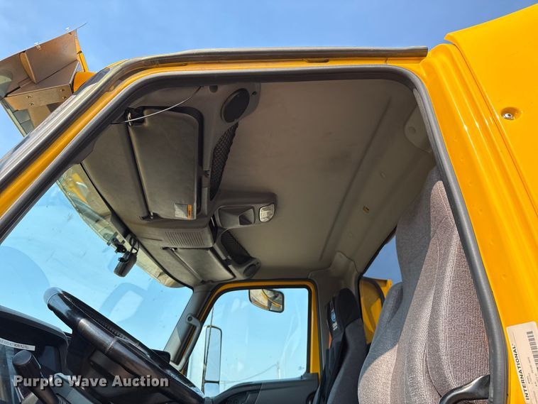 image for item EU2026 2021 International LT625 semi truck