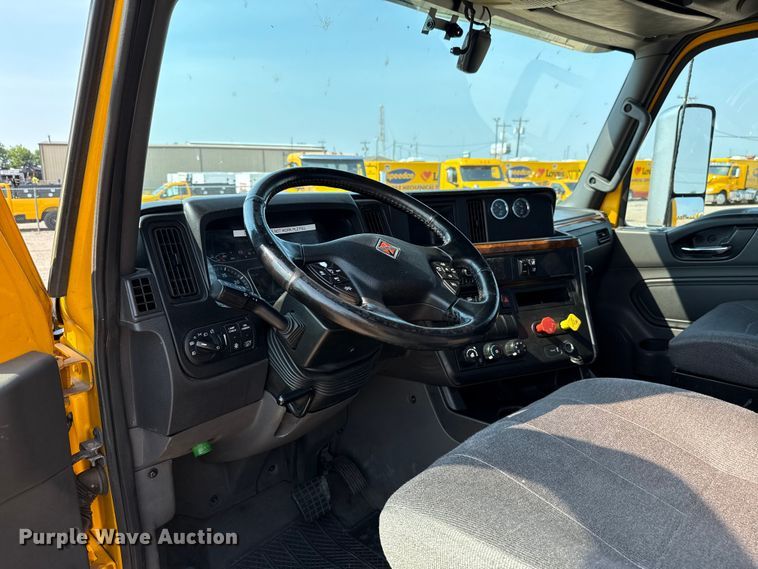 image for item EU2026 2021 International LT625 semi truck