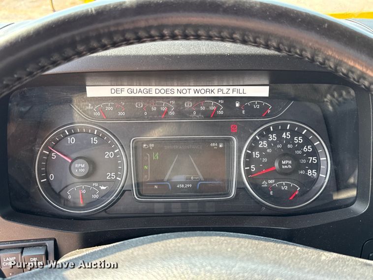 image for item EU2026 2021 International LT625 semi truck