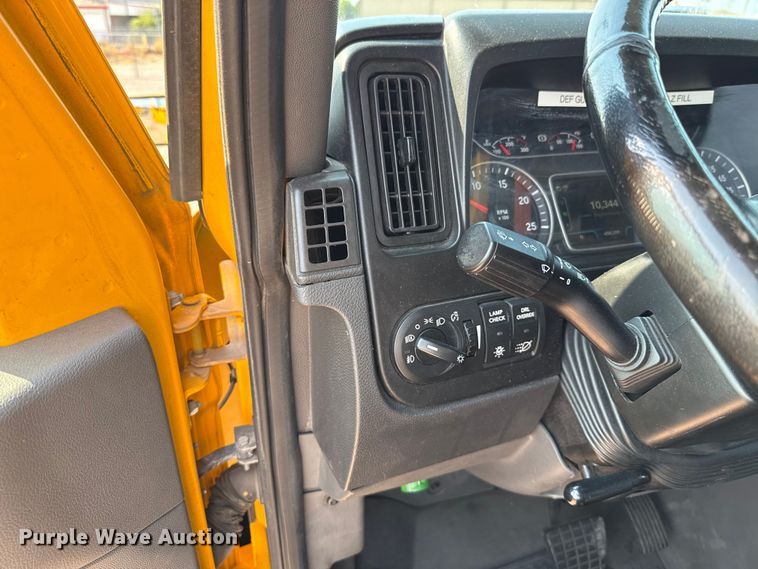 image for item EU2026 2021 International LT625 semi truck