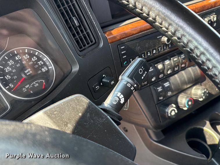 image for item EU2026 2021 International LT625 semi truck