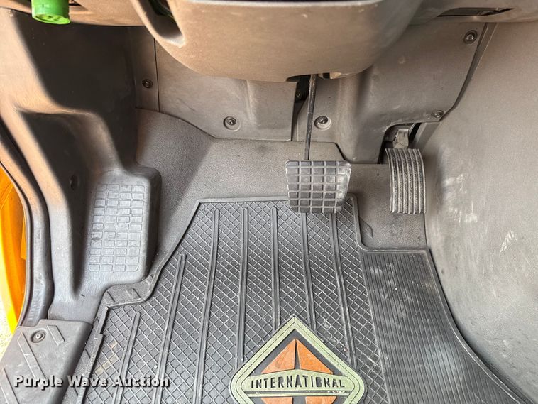 image for item EU2026 2021 International LT625 semi truck