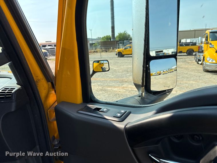 image for item EU2026 2021 International LT625 semi truck