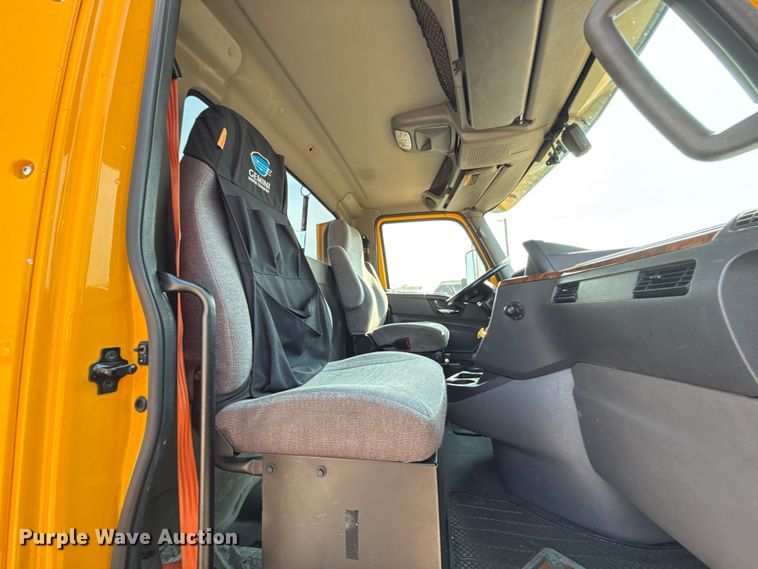 image for item EU2026 2021 International LT625 semi truck