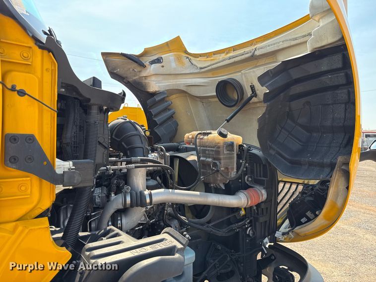 image for item EU2026 2021 International LT625 semi truck