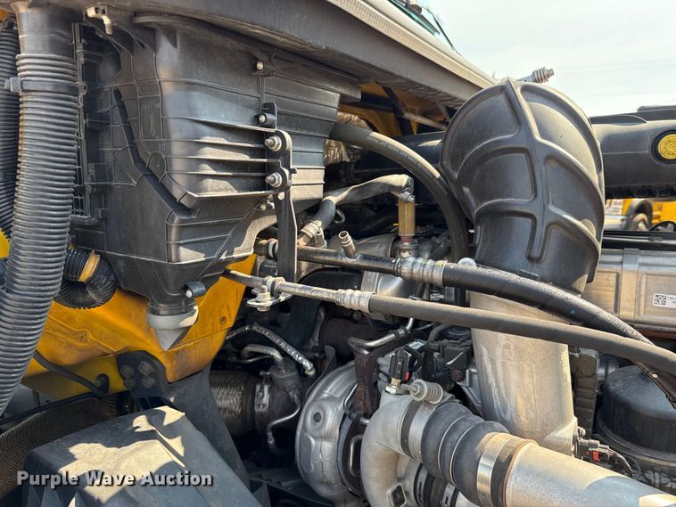 image for item EU2026 2021 International LT625 semi truck