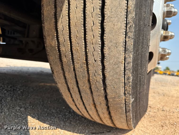 image for item EU2026 2021 International LT625 semi truck