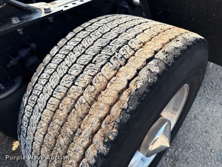 image for item EU2026 2021 International LT625 semi truck