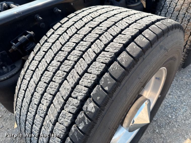 image for item EU2026 2021 International LT625 semi truck