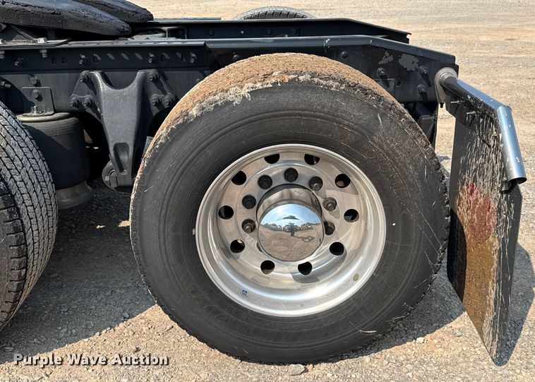 image for item EU2026 2021 International LT625 semi truck