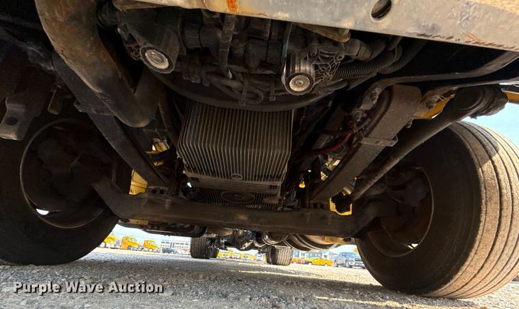 image for item EU2027 2020 Kenworth T680 semi truck