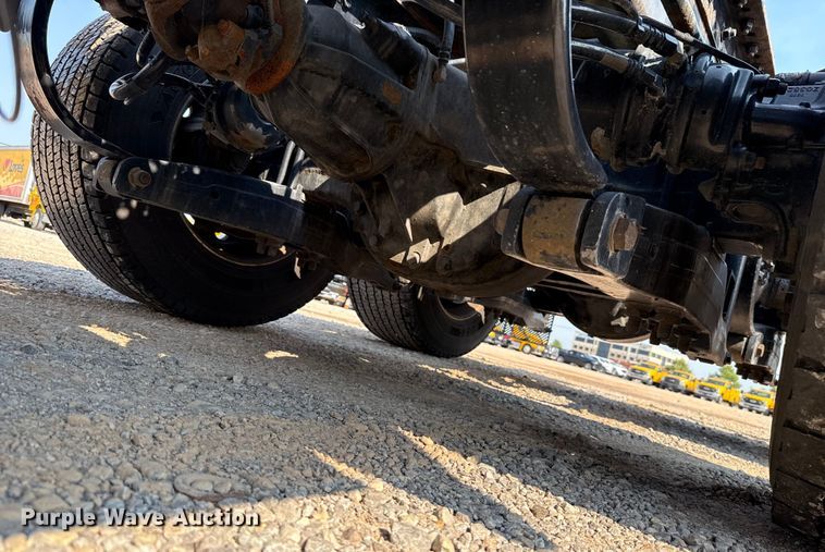 image for item EU2027 2020 Kenworth T680 semi truck