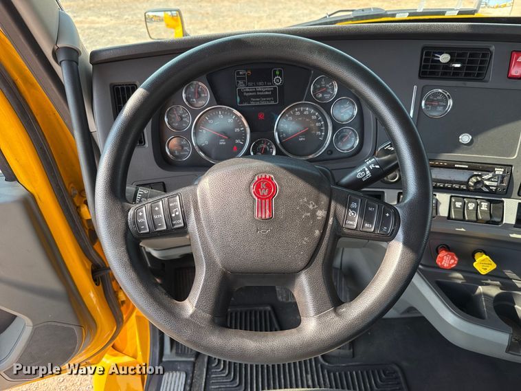 image for item EU2027 2020 Kenworth T680 semi truck