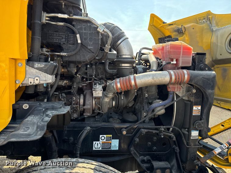 image for item EU2027 2020 Kenworth T680 semi truck