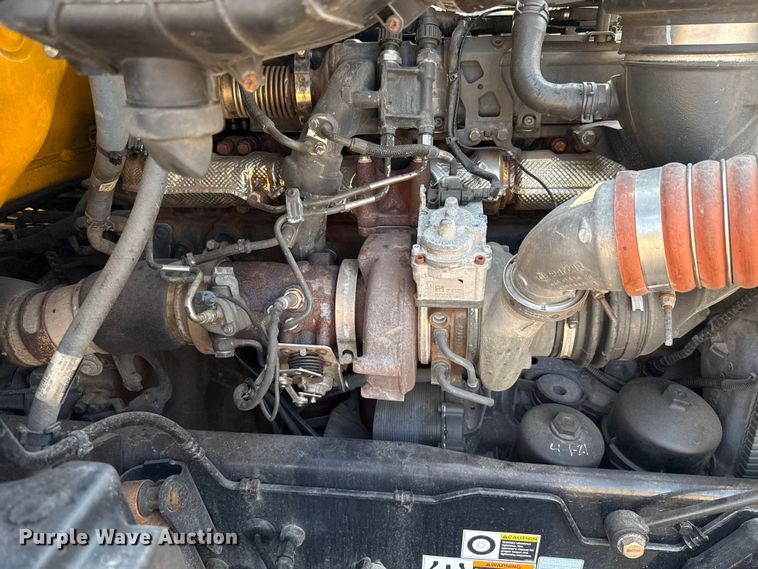 image for item EU2027 2020 Kenworth T680 semi truck