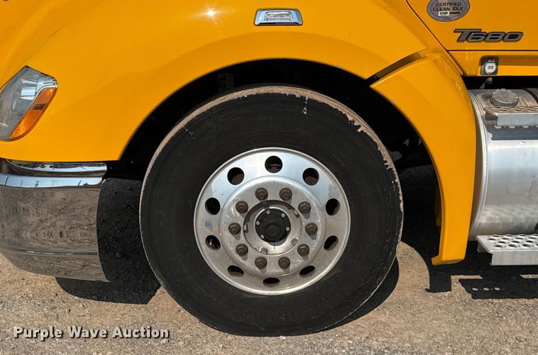 image for item EU2027 2020 Kenworth T680 semi truck