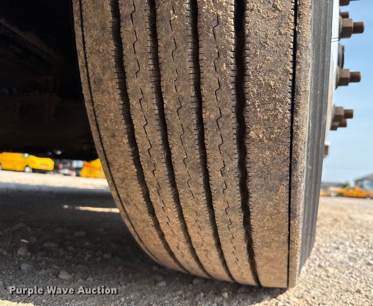 image for item EU2027 2020 Kenworth T680 semi truck