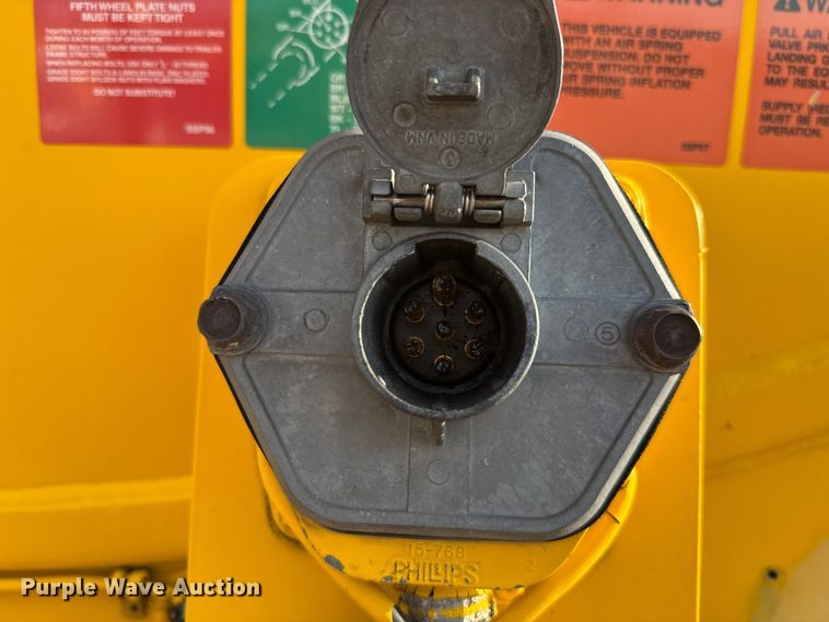 image for item EU2028 2006 Beall BAST-96-3-SB tank trailer